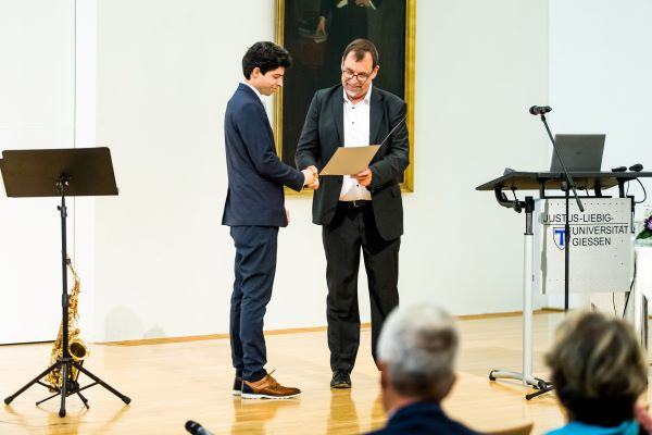 Rudolf-Kaiser-Preis für Dr. Arash Rahimi-Iman 
